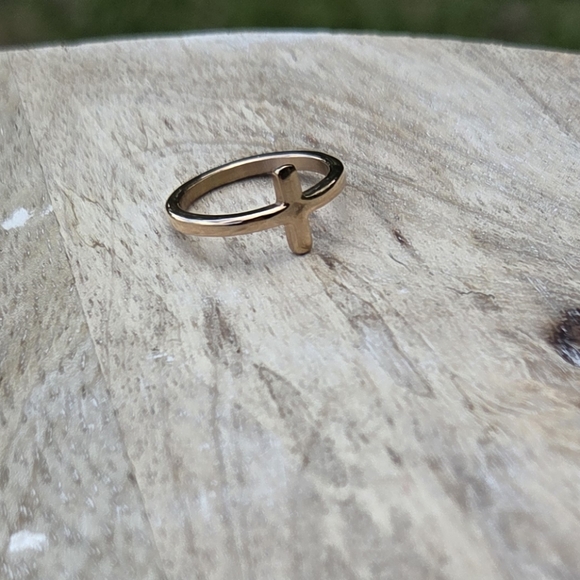 Golden Cross Ring - Picture 3 of 3